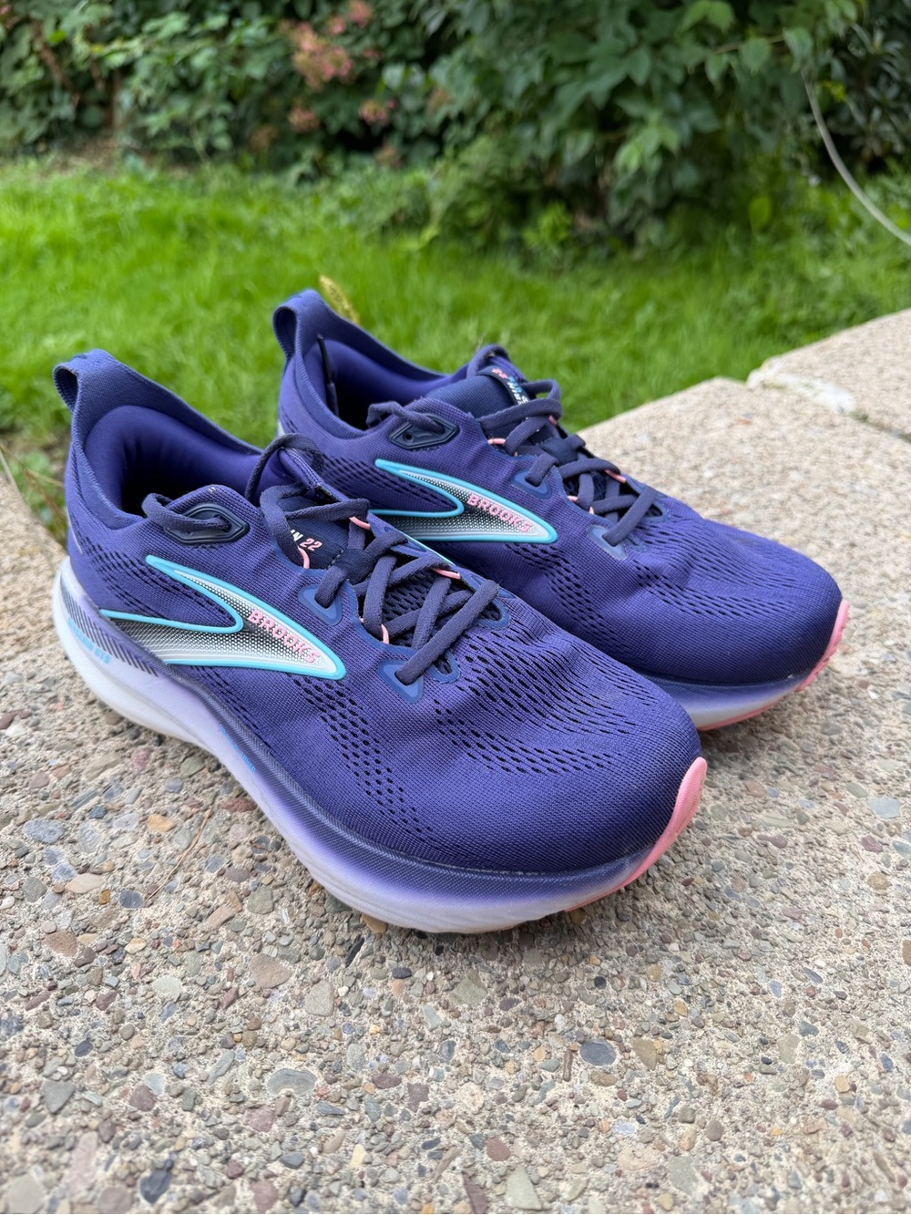 Brooks Women's Glycerin 22 GTS Running Sneakers with Pink Accents